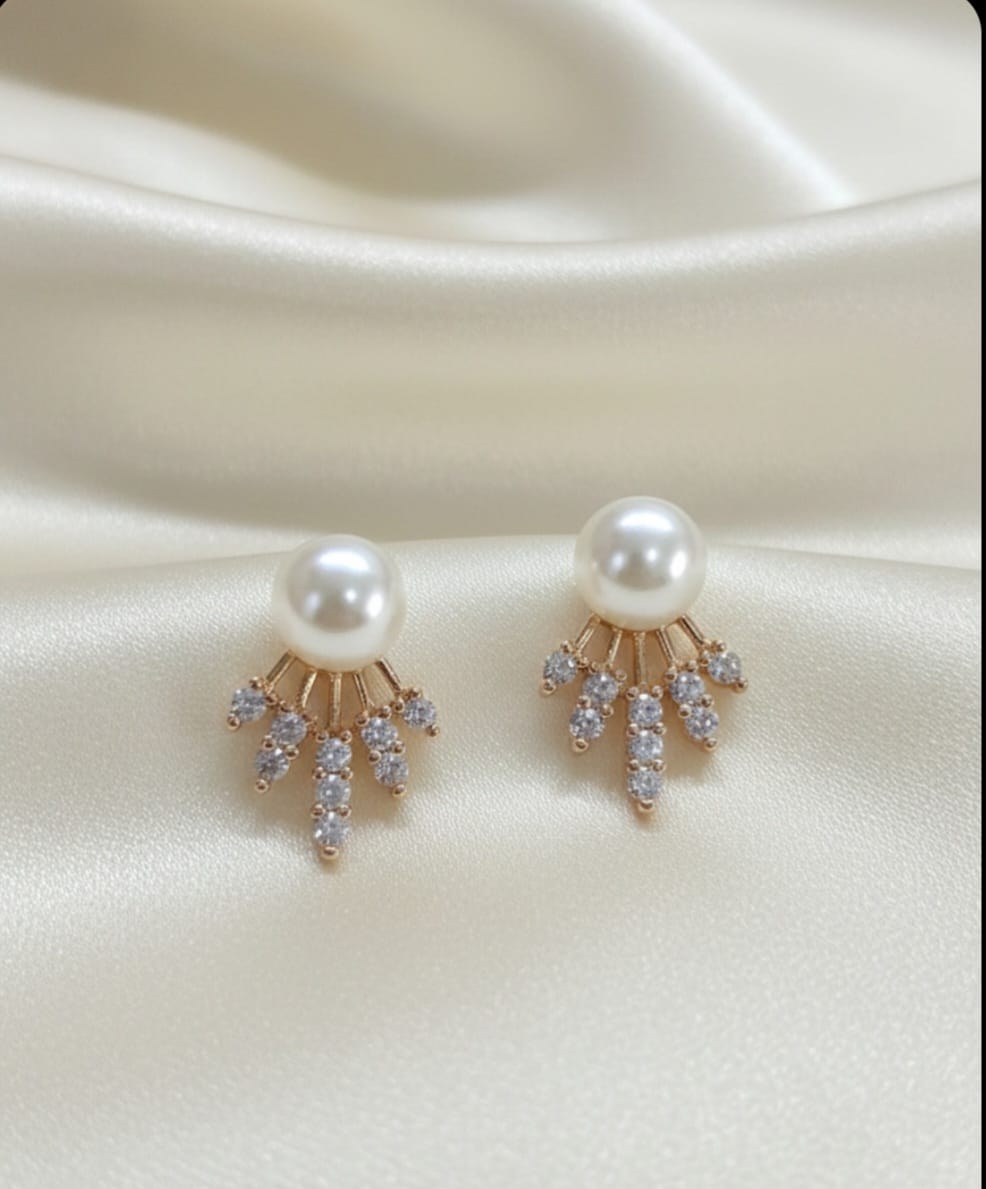 PNKCO Pearl Fan Earrings – Elegant Fan-Shaped Pearl Statement Jewelry