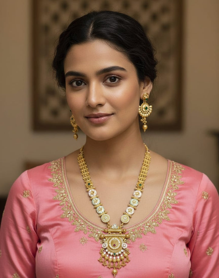 PNKCO Gold-Plated Necklace Set