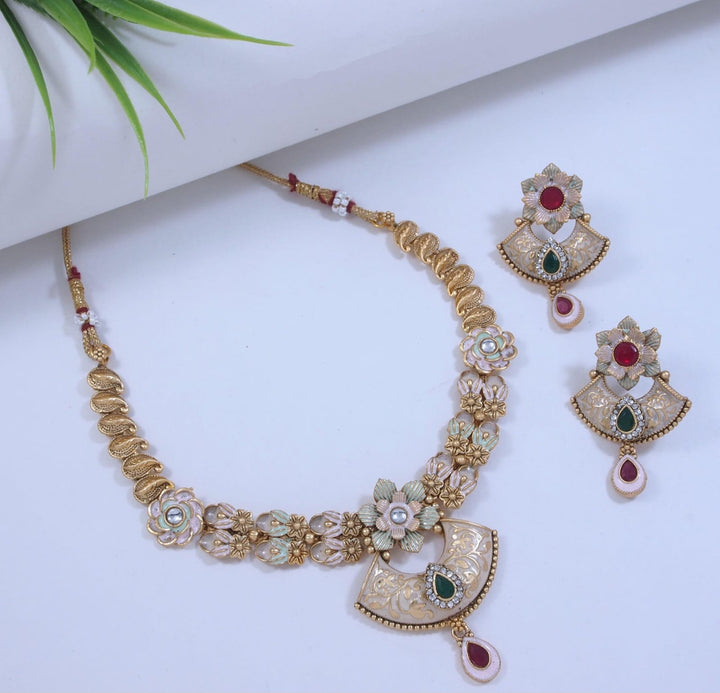 PNKCO Gold-Plated Necklace Set